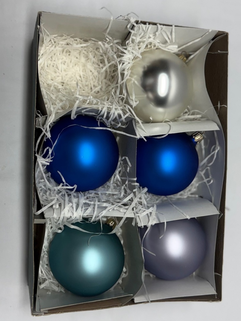 5 VINTAGE SMITH AND HAWKEN SATIN GLASS CHRISTMAS ORNAMENTS - GERMANY
